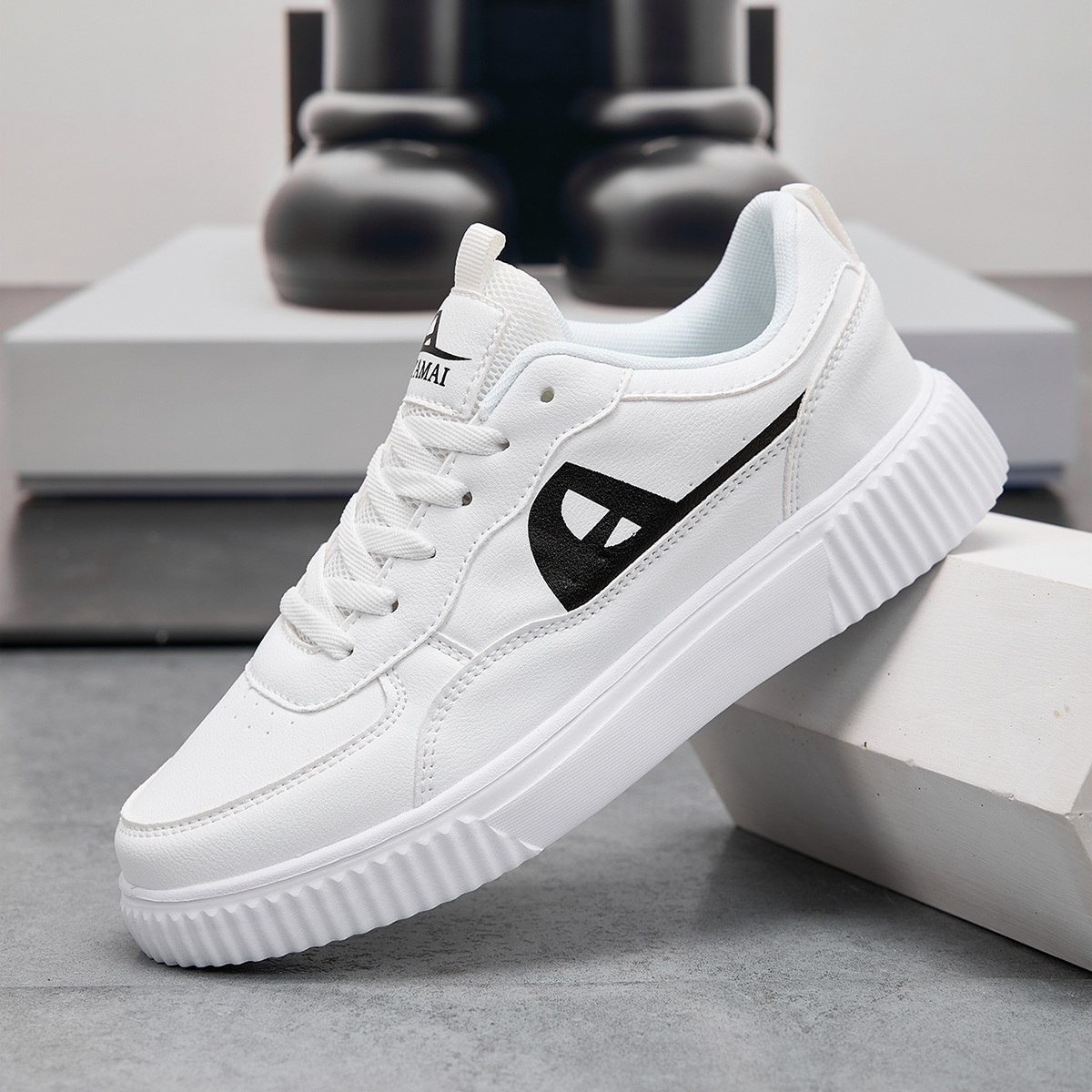 Skateboard - รองเท้าผู้หญิงรองเท้าสเก็ตบอร์ดระบายอากาศได้ดีสำหรับผู้ชายรองเท้าผ้าใบแฟชั่นน้ำหนักเบาสีเขียวกีฬาวิ่งรองเท้าลำลองกลางแจ้งขนาด 36-44